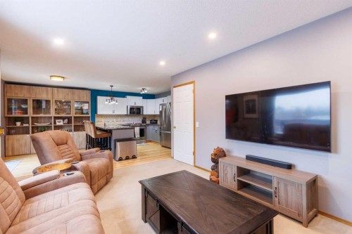 123 Riverwood Circle Se, Calgary, AB - Indoor Photo Showing Living Room