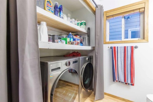 123 Riverwood Circle Se, Calgary, AB - Indoor Photo Showing Laundry Room