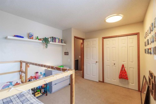 123 Riverwood Circle Se, Calgary, AB - Indoor Photo Showing Other Room