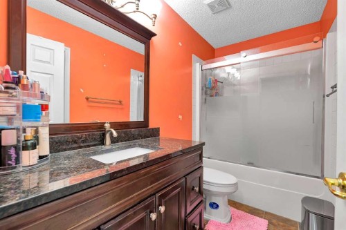 298 Taravista Street Ne, Calgary, AB - Indoor Photo Showing Bathroom