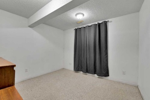 298 Taravista Street Ne, Calgary, AB - Indoor Photo Showing Other Room