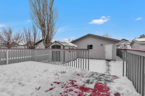 298 Taravista Street Ne, Calgary, AB - Outdoor