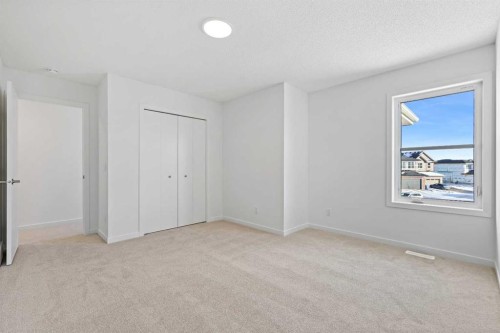 421 Corner Glen Way Ne, Calgary, AB - Indoor Photo Showing Other Room