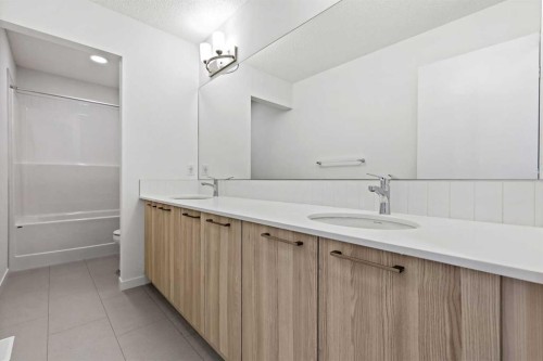 421 Corner Glen Way Ne, Calgary, AB - Indoor Photo Showing Other Room