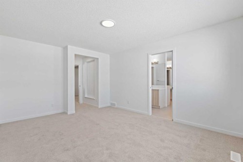421 Corner Glen Way Ne, Calgary, AB - Indoor Photo Showing Other Room