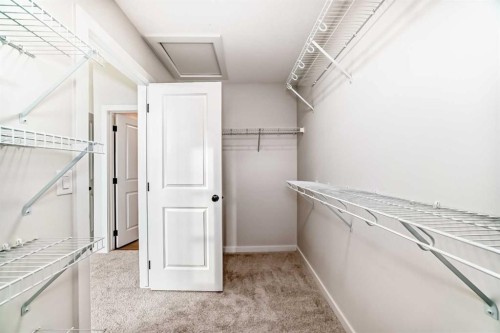126 Lanark Gate Se, Airdrie, AB - Indoor