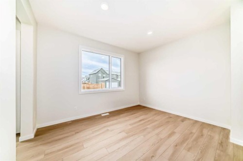 126 Lanark Gate Se, Airdrie, AB - Indoor Photo Showing Other Room