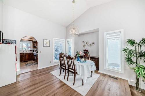 8328 Edgevalley Drive Nw, Calgary, AB - Indoor Photo Showing Dining Room