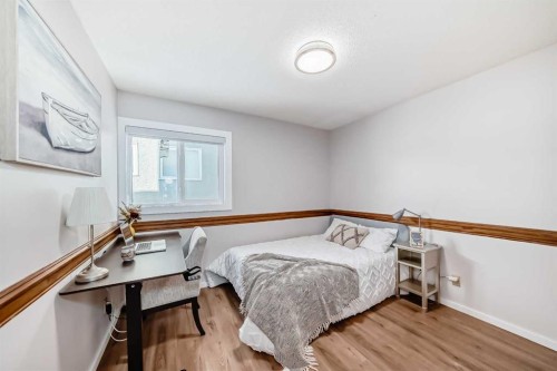 8328 Edgevalley Drive Nw, Calgary, AB - Indoor Photo Showing Bedroom