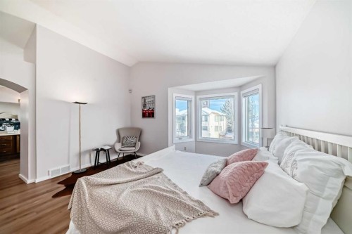 8328 Edgevalley Drive Nw, Calgary, AB - Indoor Photo Showing Bedroom