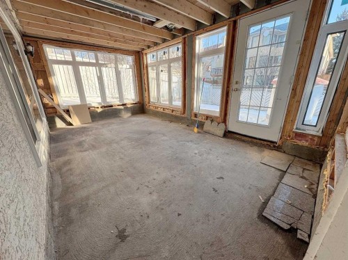 8328 Edgevalley Drive Nw, Calgary, AB - Indoor Photo Showing Other Room