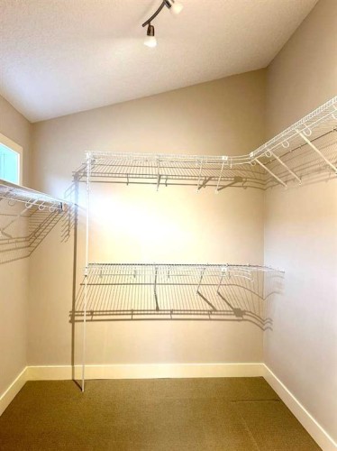 624 27 Avenue Nw, Calgary, AB - Indoor With Storage