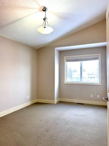 624 27 Avenue Nw, Calgary, AB - Indoor Photo Showing Other Room