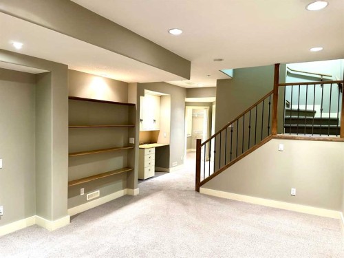 624 27 Avenue Nw, Calgary, AB - Indoor Photo Showing Other Room