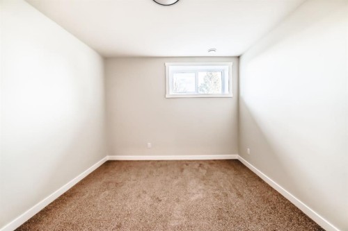 1102 Clover Close, Carstairs, AB - Indoor Photo Showing Other Room