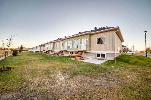 1102 Clover Close, Carstairs, AB - Outdoor