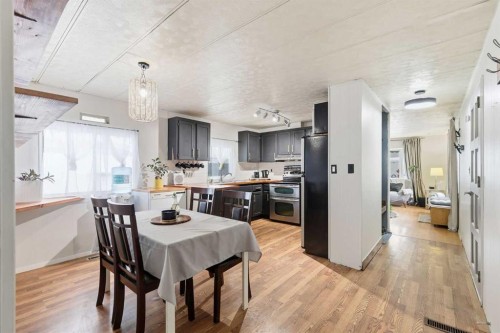 99-3223 83 Street Nw, Calgary, AB 