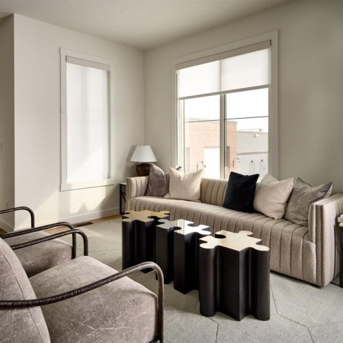 229-380 Seton Villas Se, Calgary, AB - Indoor Photo Showing Living Room