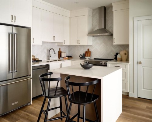 229-380 Seton Villas Se, Calgary, AB - Indoor Photo Showing Kitchen With Upgraded Kitchen