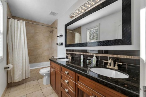 700 West Chestermere Drive, Chestermere, AB - Indoor Photo Showing Bathroom