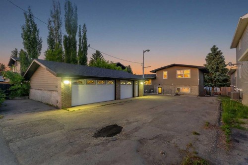 700 West Chestermere Drive, Chestermere, AB - Outdoor