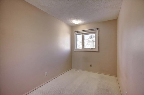 9-1111 Canterbury Drive Sw, Calgary, AB - Indoor Photo Showing Other Room