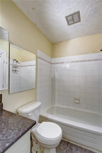 9-1111 Canterbury Drive Sw, Calgary, AB - Indoor Photo Showing Bathroom
