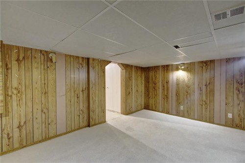 9-1111 Canterbury Drive Sw, Calgary, AB - Indoor