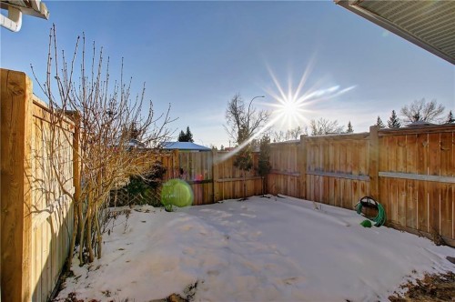 9-1111 Canterbury Drive Sw, Calgary, AB - Outdoor