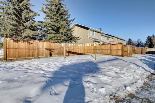 9-1111 Canterbury Drive Sw, Calgary, AB - Outdoor