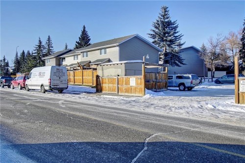 9-1111 Canterbury Drive Sw, Calgary, AB - Outdoor
