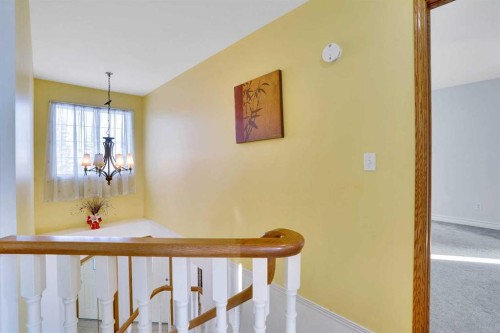 46 Somerset Close Sw, Calgary, AB - Indoor Photo Showing Other Room