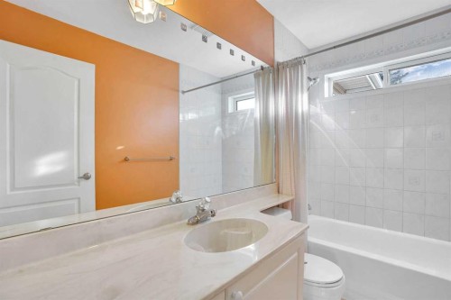 46 Somerset Close Sw, Calgary, AB - Indoor Photo Showing Bathroom