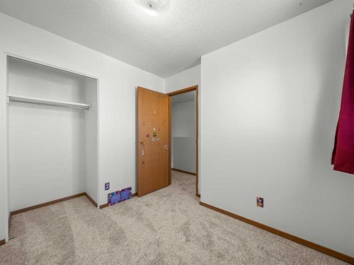 10 Martinbrook Road Ne, Calgary, AB - Indoor Photo Showing Other Room