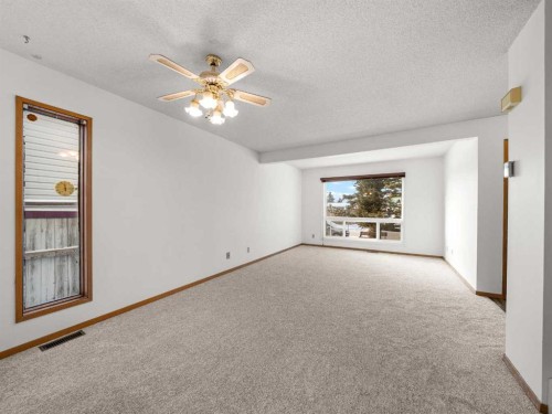 10 Martinbrook Road Ne, Calgary, AB - Indoor