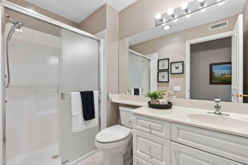 3249-1818 Simcoe Boulevard Sw, Calgary, AB - Indoor Photo Showing Bathroom