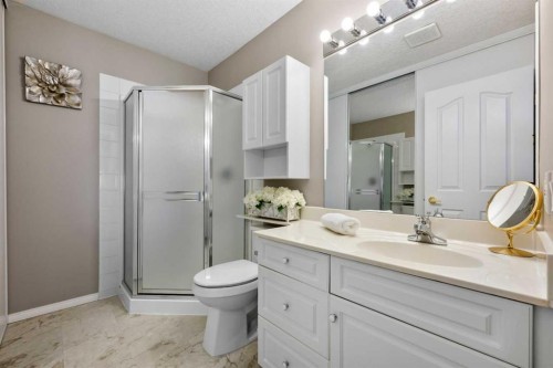 3249-1818 Simcoe Boulevard Sw, Calgary, AB - Indoor Photo Showing Bathroom