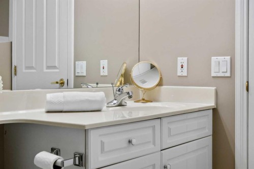 3249-1818 Simcoe Boulevard Sw, Calgary, AB - Indoor Photo Showing Bathroom