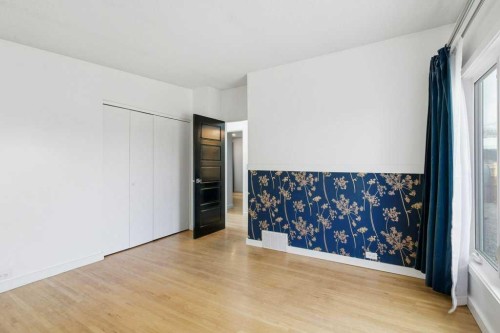 3124 Leduc Crescent Sw, Calgary, AB - Indoor Photo Showing Other Room