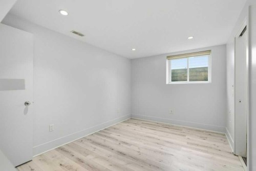 3124 Leduc Crescent Sw, Calgary, AB - Indoor Photo Showing Other Room