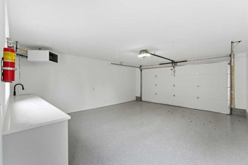 3124 Leduc Crescent Sw, Calgary, AB - Indoor Photo Showing Garage