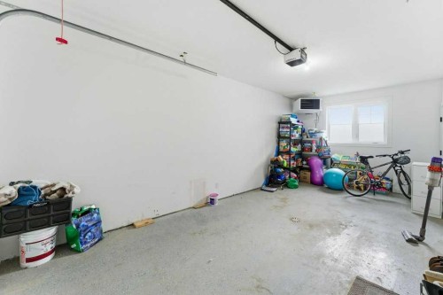 3124 Leduc Crescent Sw, Calgary, AB - Indoor Photo Showing Garage