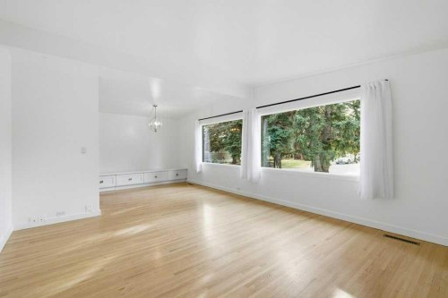 3124 Leduc Crescent Sw, Calgary, AB - Indoor Photo Showing Other Room