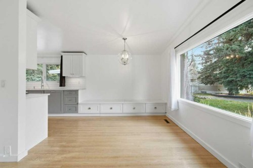 3124 Leduc Crescent Sw, Calgary, AB - Indoor