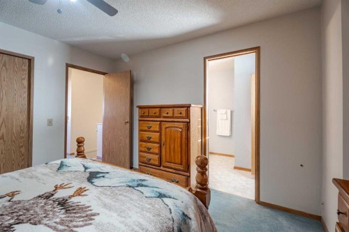 82 Martinridge Crescent Ne, Calgary, AB - Indoor Photo Showing Bedroom