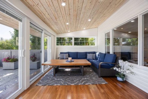73 Riverview Close Se, Calgary, AB -  Photo Showing Living Room
