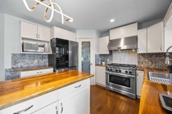 73 Riverview Close SE Calgary, AB T2C 4C5