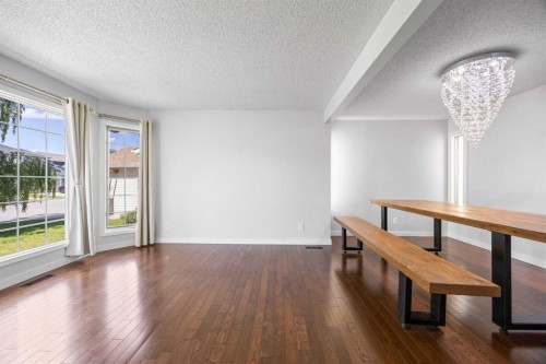 73 Riverview Close Se, Calgary, AB - Indoor Photo Showing Dining Room
