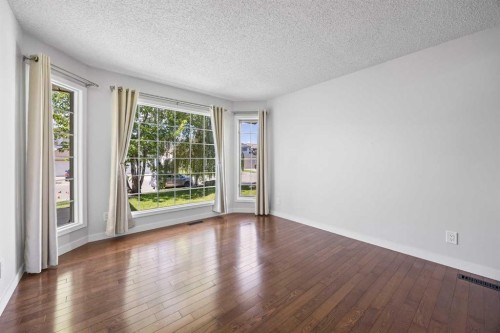 73 Riverview Close Se, Calgary, AB - Indoor Photo Showing Other Room