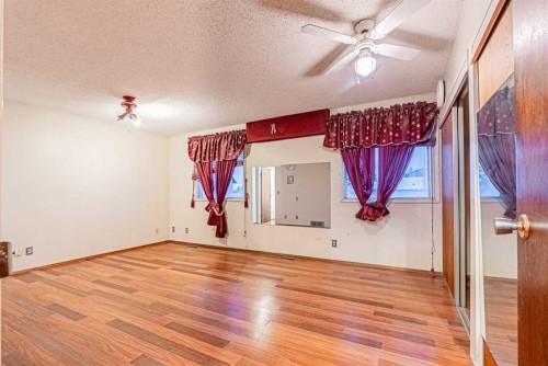 171 Castlebrook Rise Ne, Calgary, AB - Indoor Photo Showing Other Room